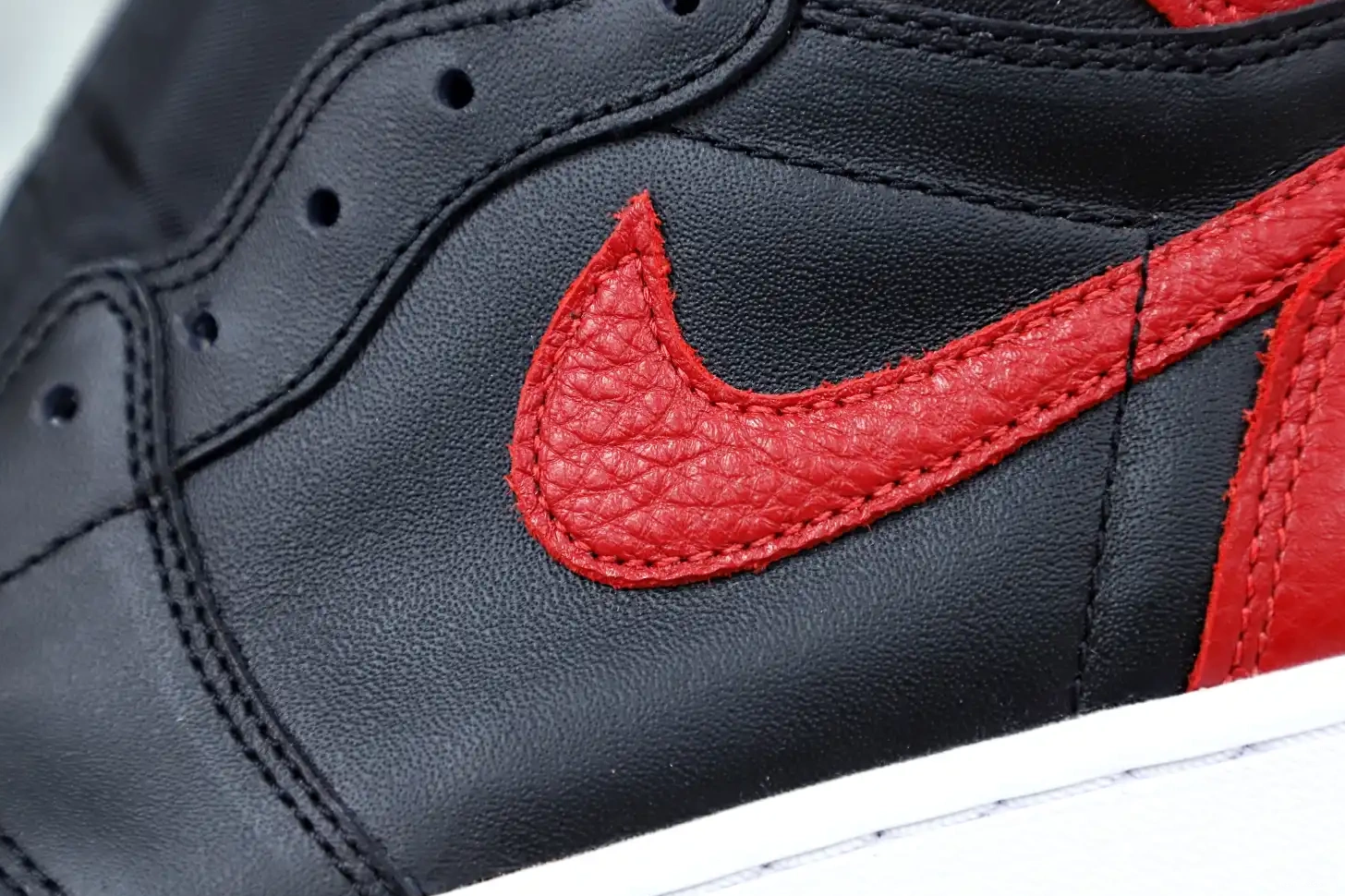 'BRED' HIGH Kimikick RETRO 1 AIR OG JORDAN 0519
